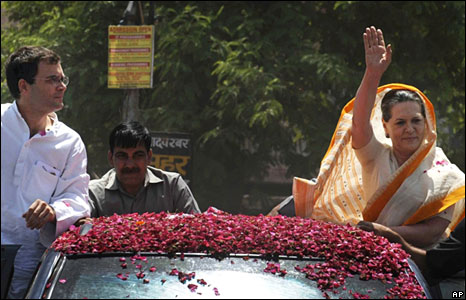 UPA Chairperson Sonia Gandhi with her son Rahul Gandhi during an election campaign (file photo)